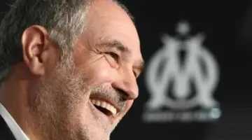 نجم برشلونة السابق يعلق على أنباء انتقاله للأهلي